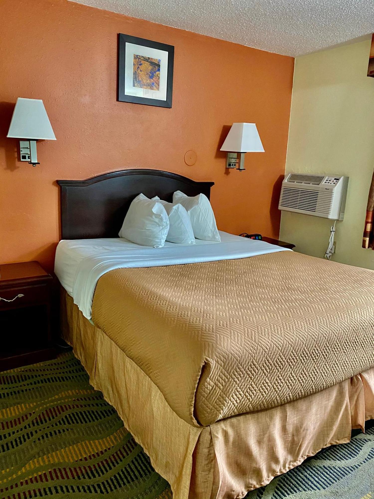 Travelodge By Wyndham La Porte/Michigan City Area Kültér fotó