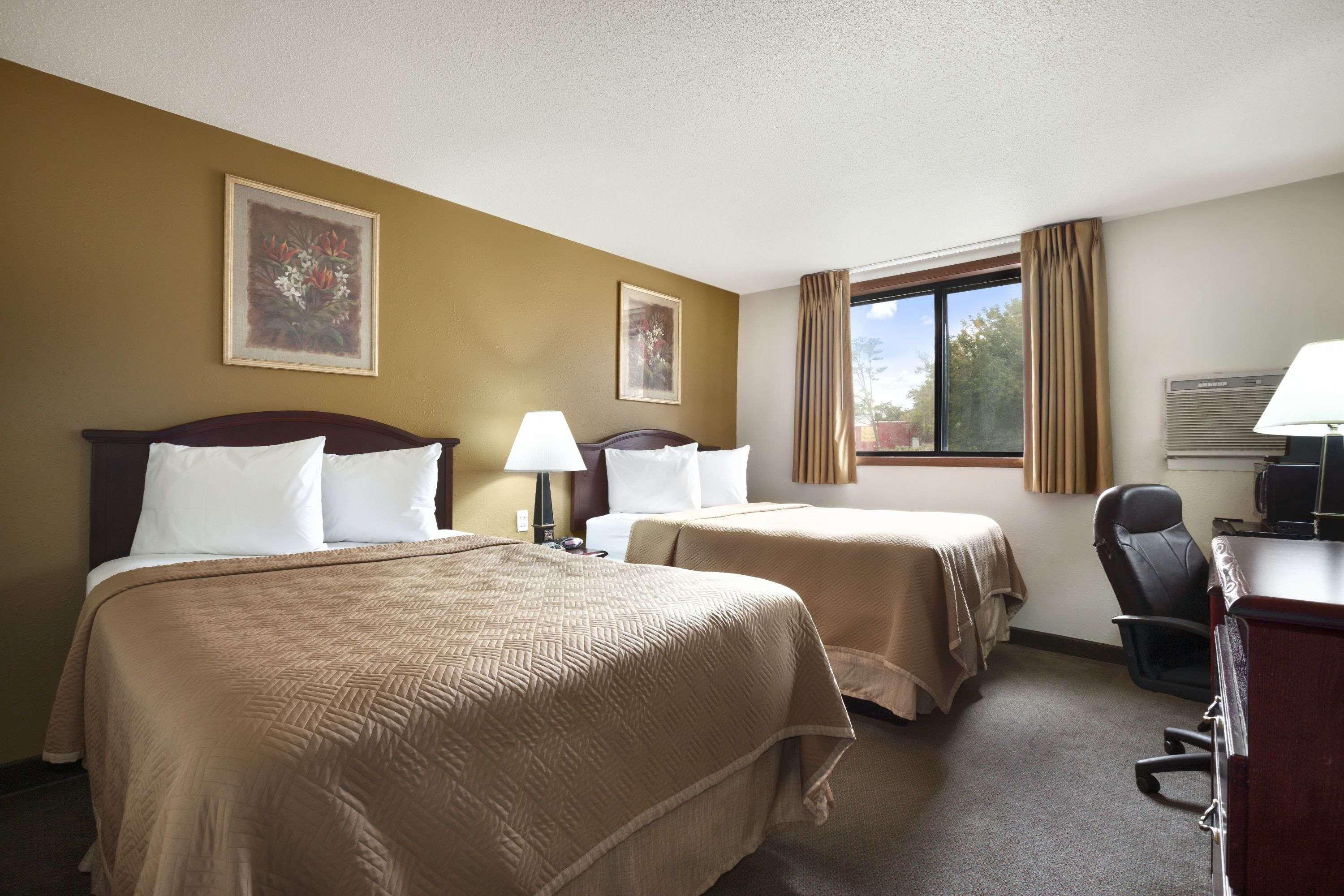 Travelodge By Wyndham La Porte/Michigan City Area Kültér fotó